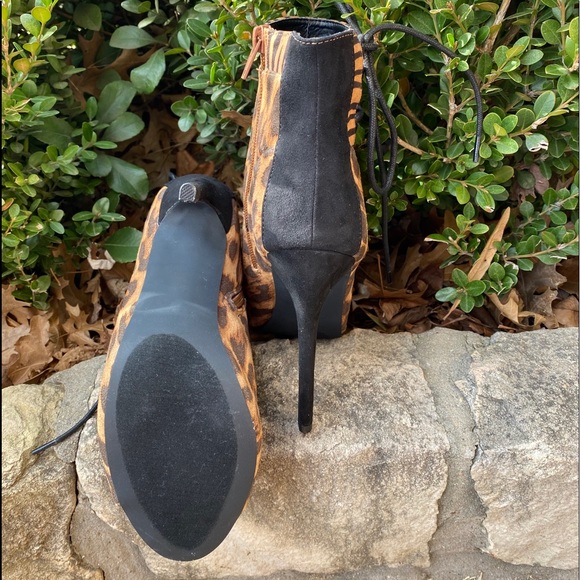 Leopard Booties 6.5 - Picture 3 of 4